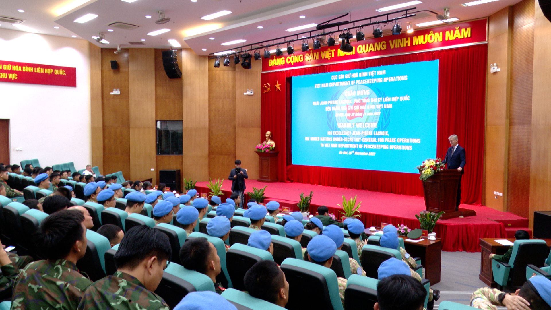 /UploadStore/admin/221127 Pho tong thu ky tham Cuc GGHB Viet Nam/389_9295.MXF.01_01_32_14.Still001.jpg